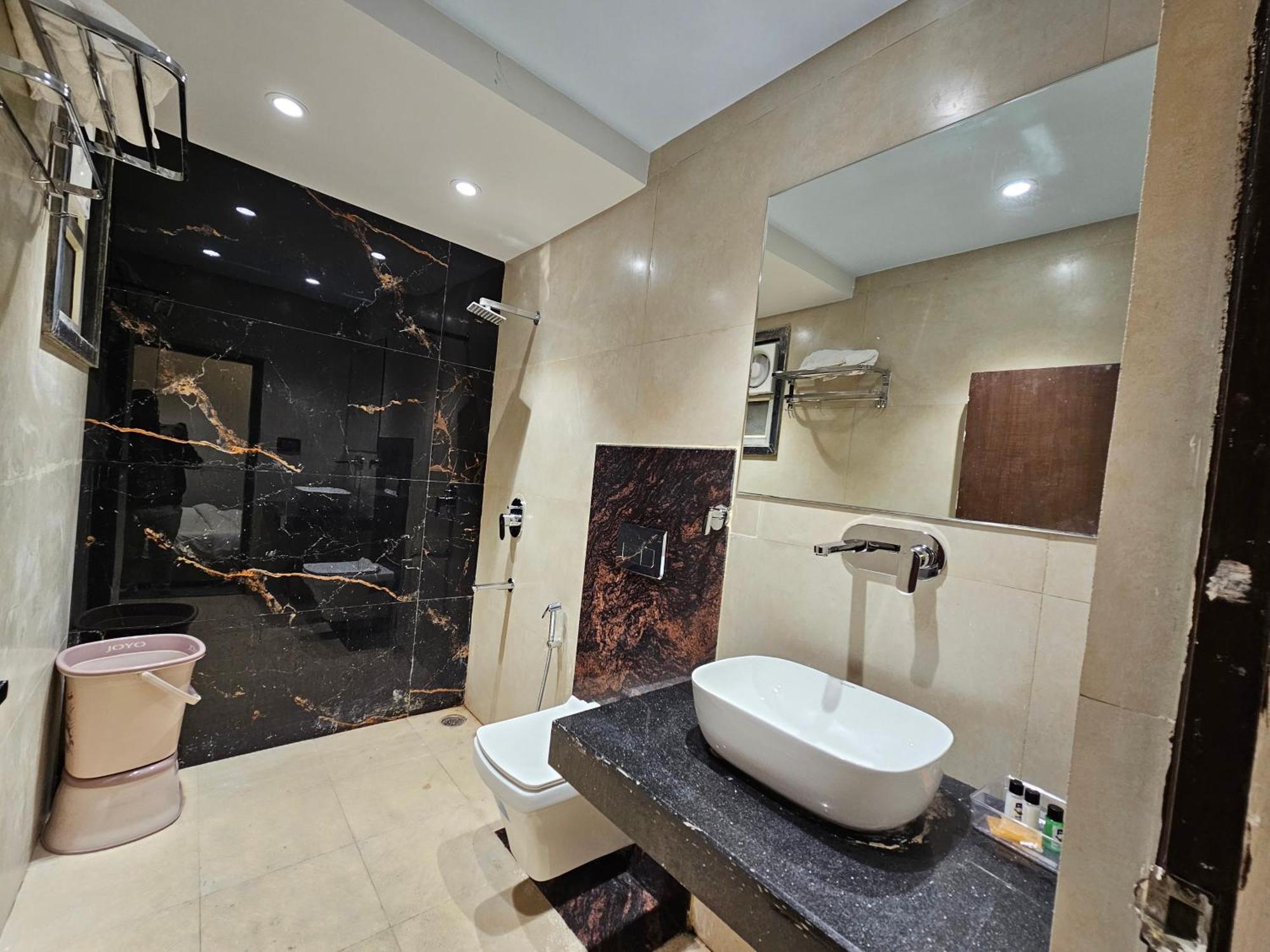 Hotel Mk Vivanta Gwalior Exterior photo