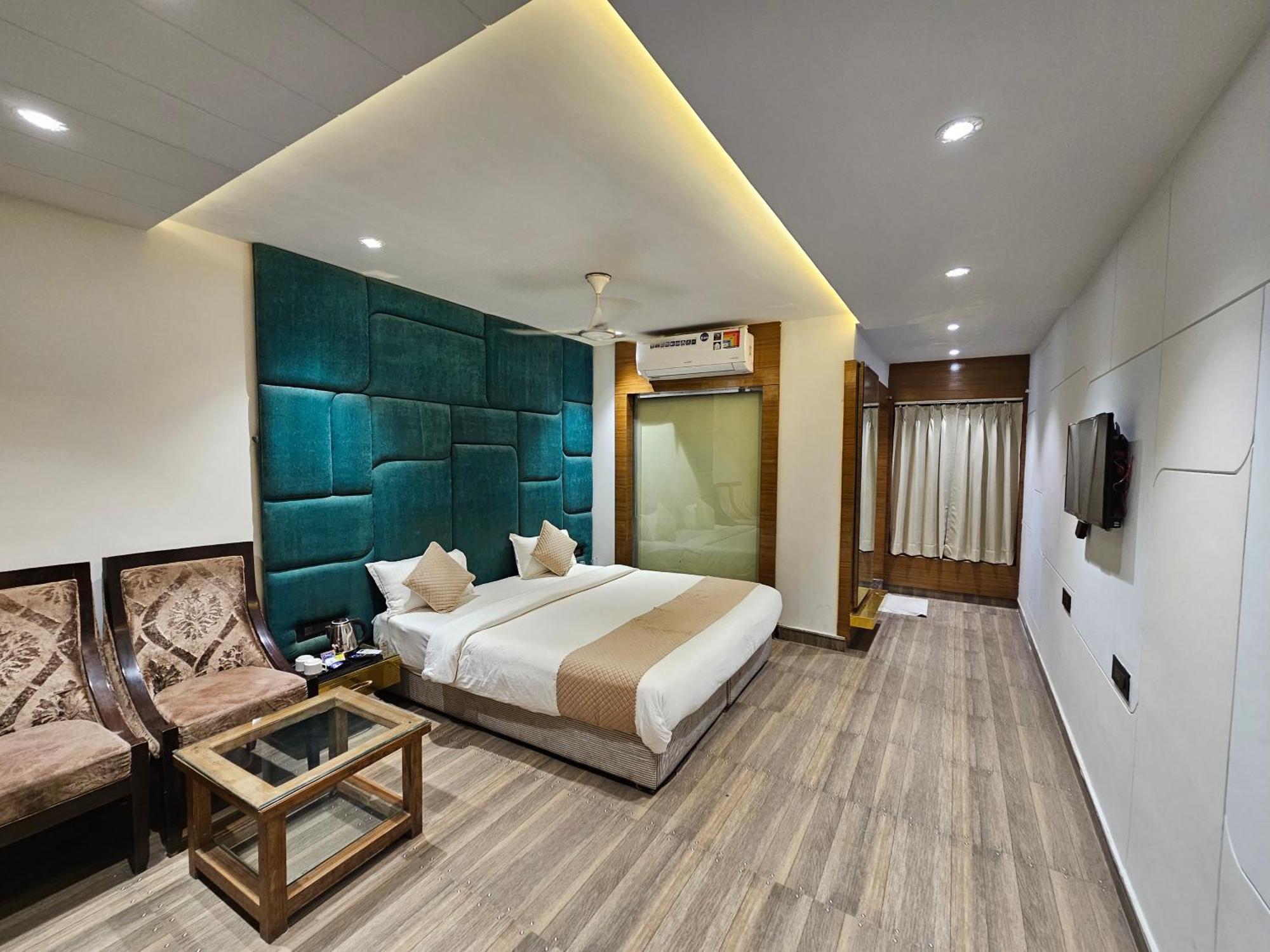 Hotel Mk Vivanta Gwalior Exterior photo