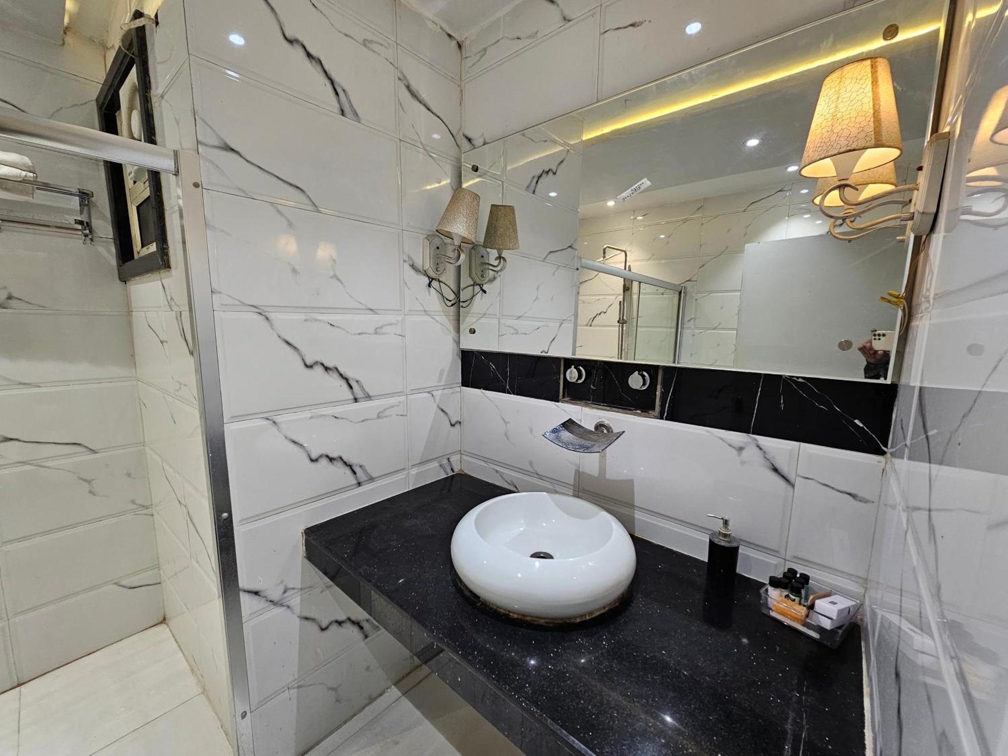 Hotel Mk Vivanta Gwalior Exterior photo
