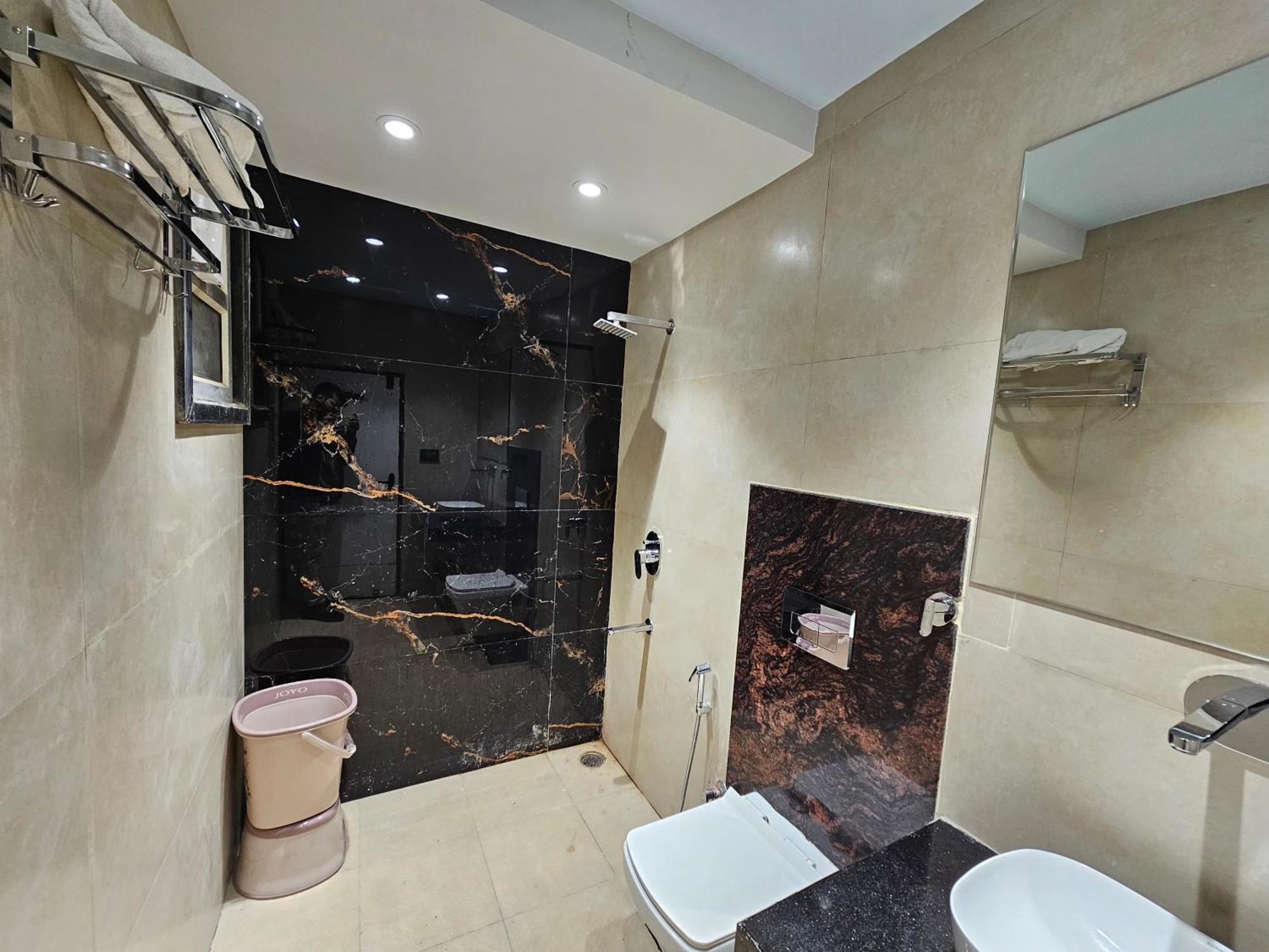 Hotel Mk Vivanta Gwalior Exterior photo