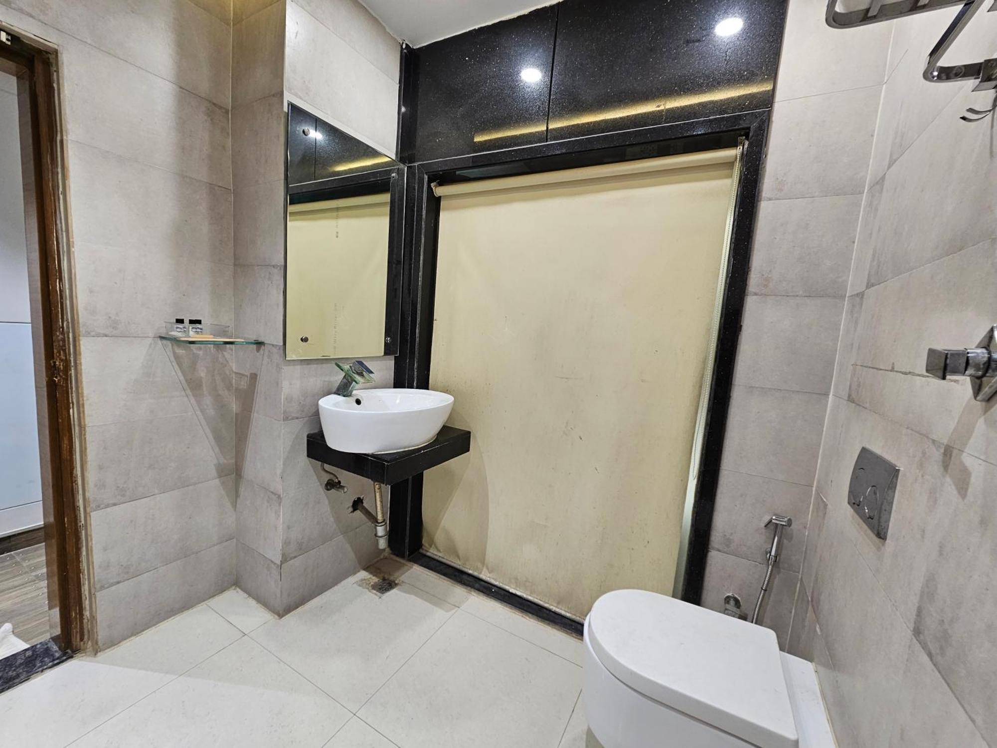Hotel Mk Vivanta Gwalior Exterior photo