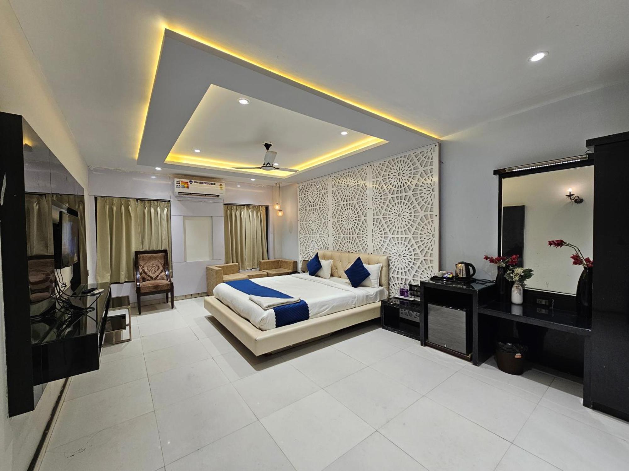 Hotel Mk Vivanta Gwalior Exterior photo
